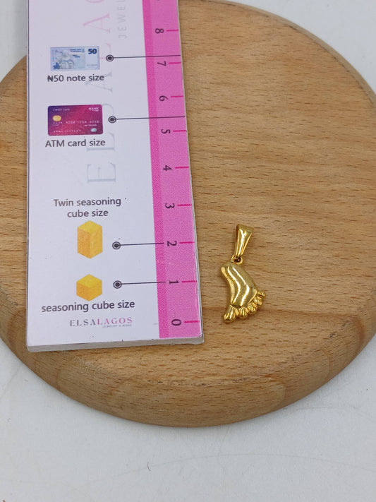 Gold pendant