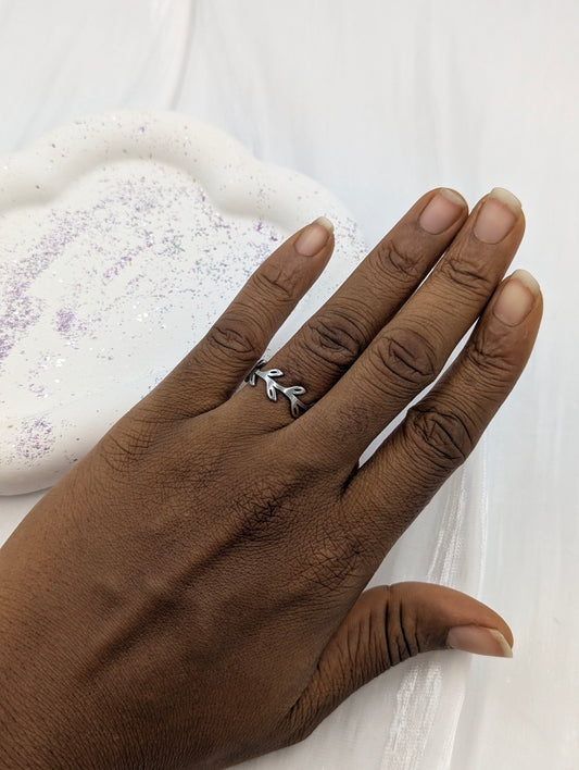 Wreath Ring (size 9)