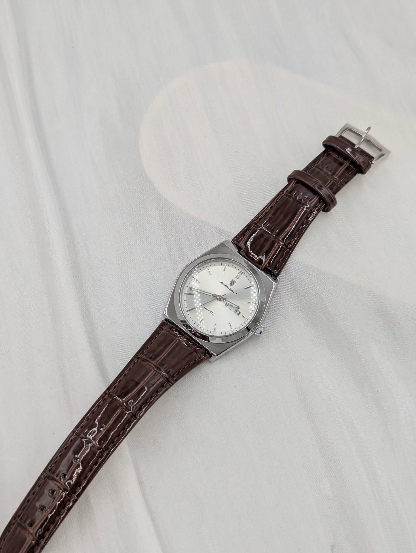 Poedagar Leather Wristwatch