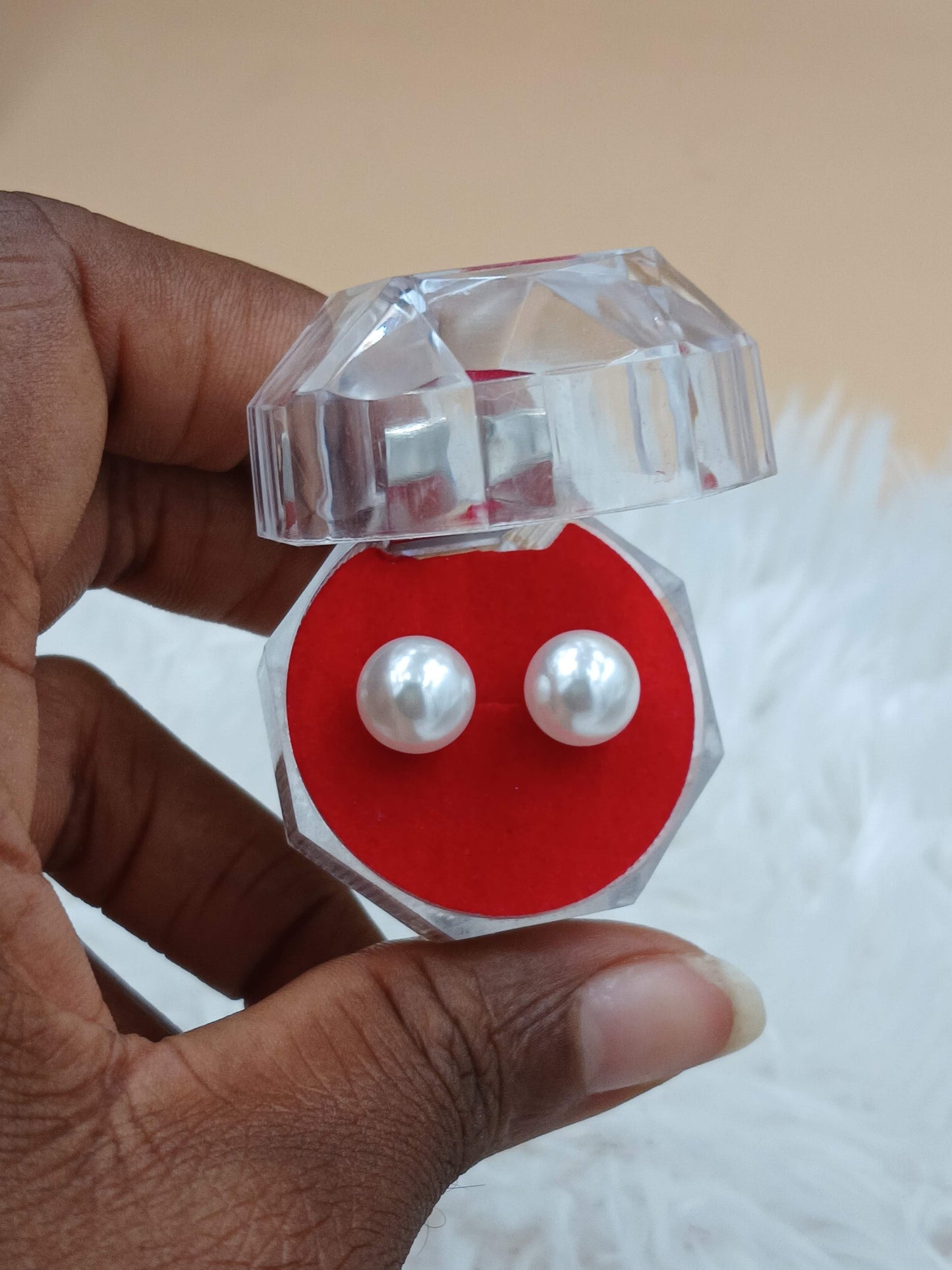 Pearl studs