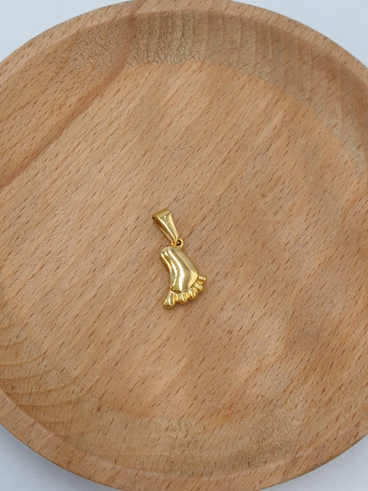 Gold pendant