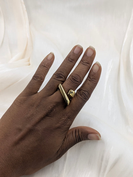 Abstract Ring (size 8)