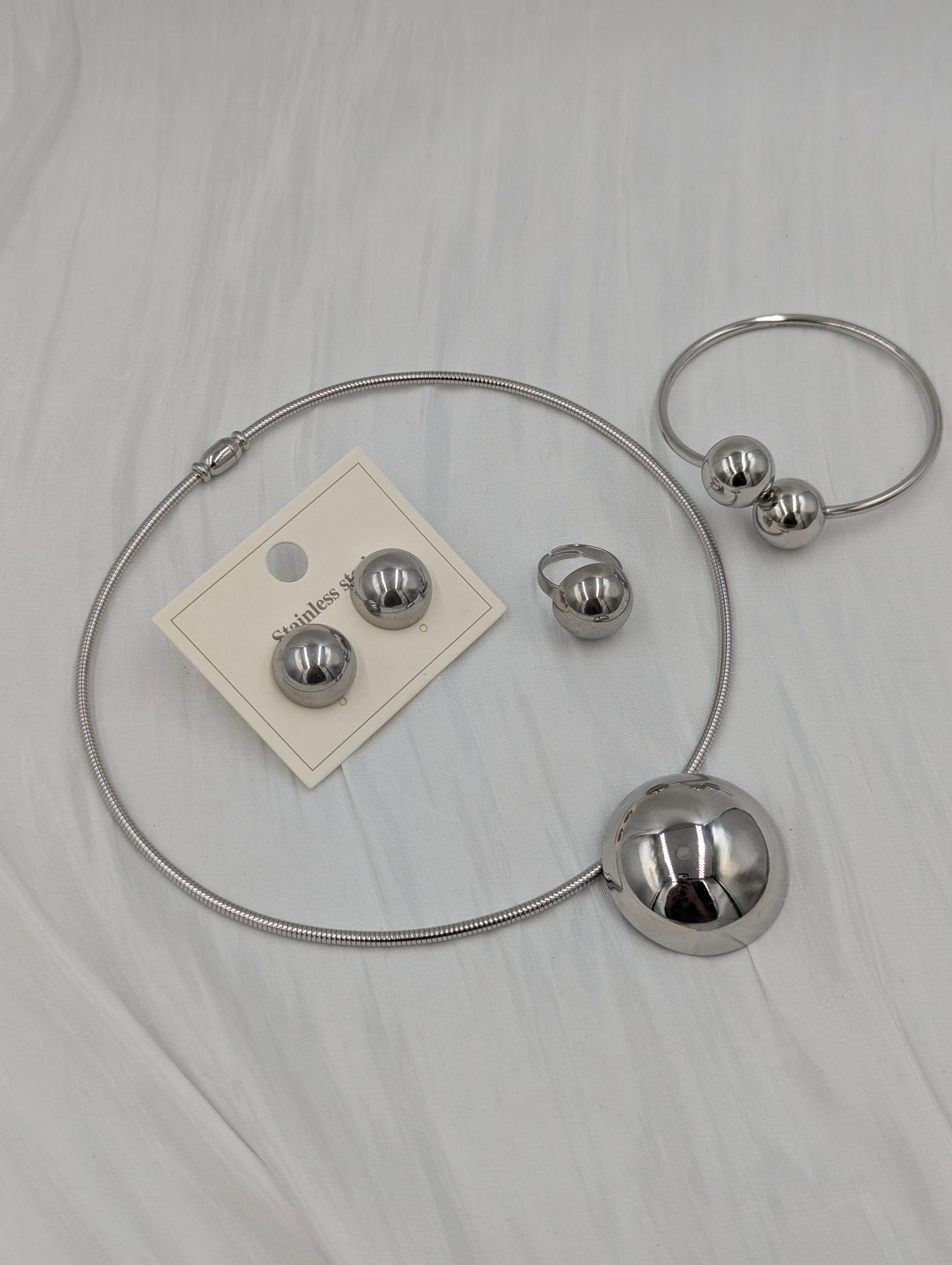 Circle Necklace Set