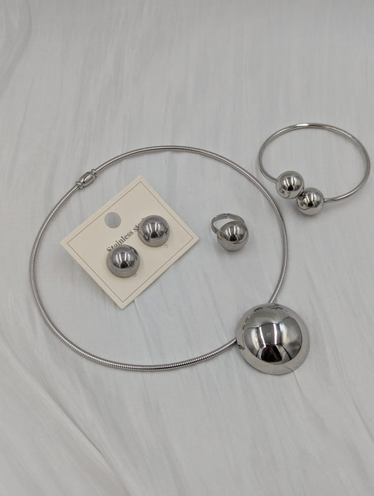 Circle Necklace Set