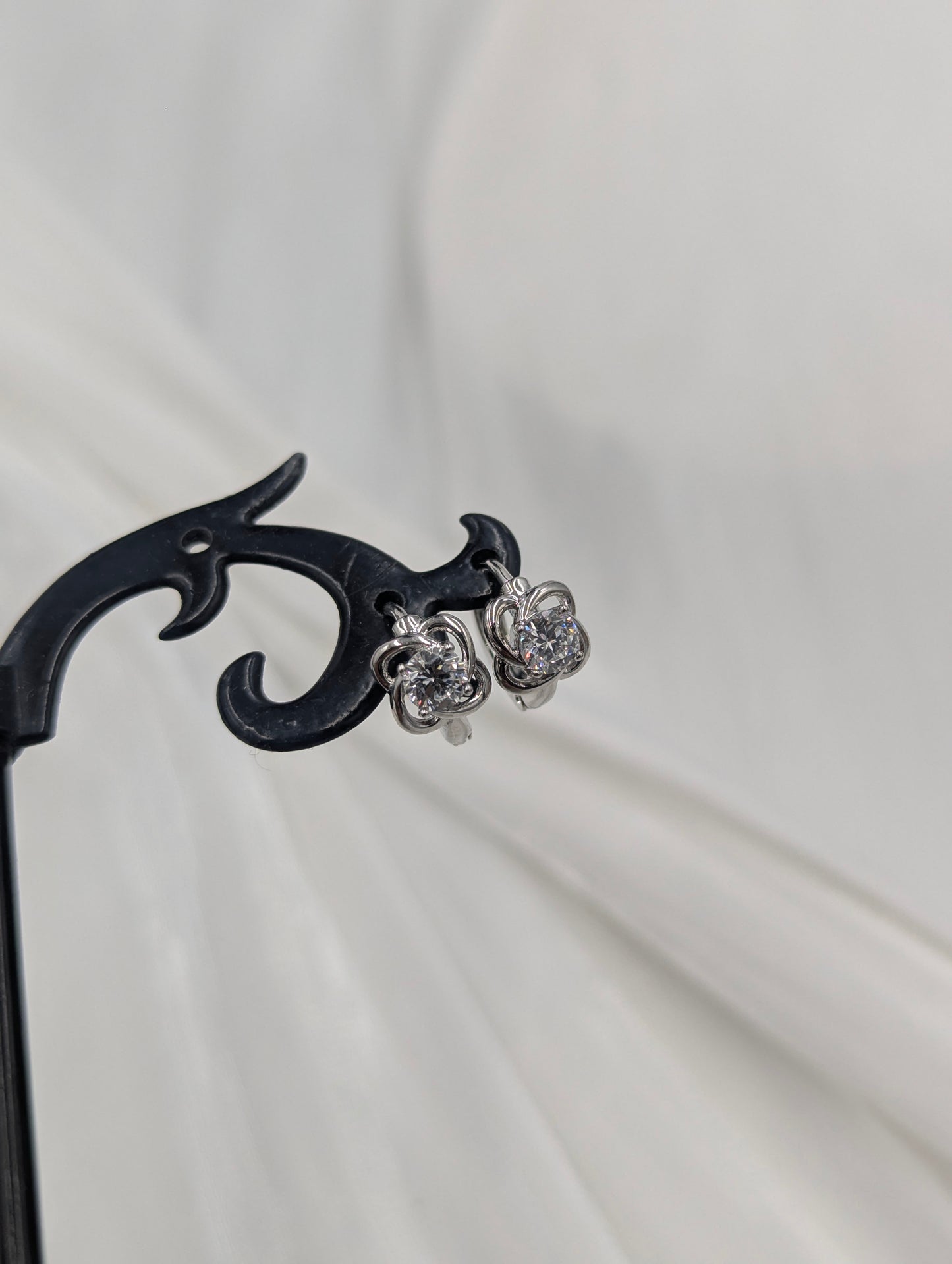 Dainty Hoop Earrings