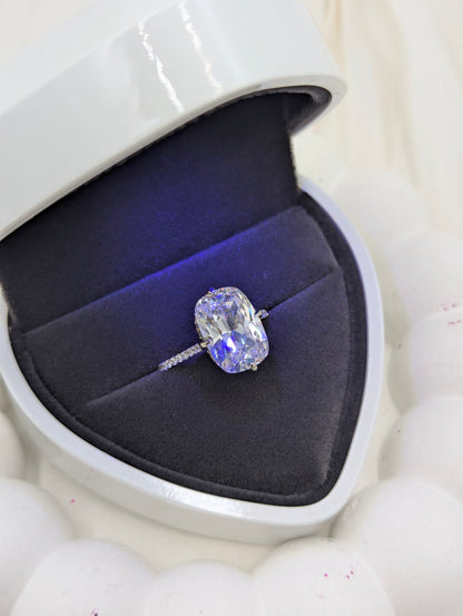 Ella Ring (size 9)