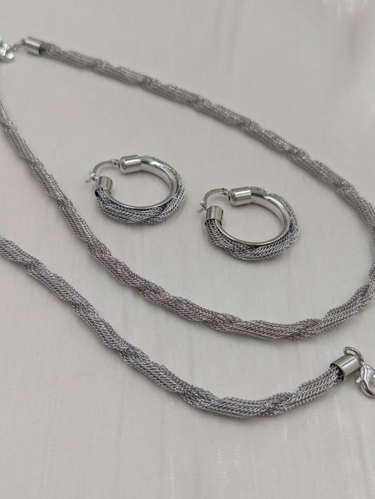 Twist Necklace Set