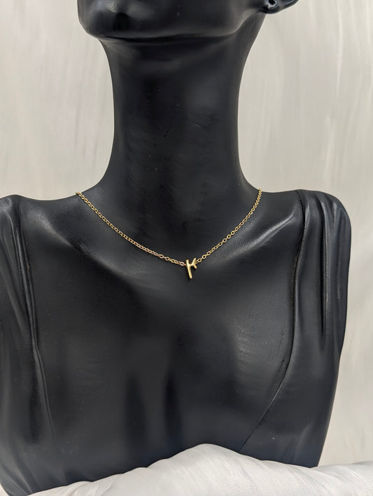 'r' Necklace