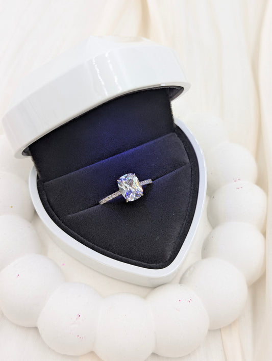 Rosie Ring (size 9)