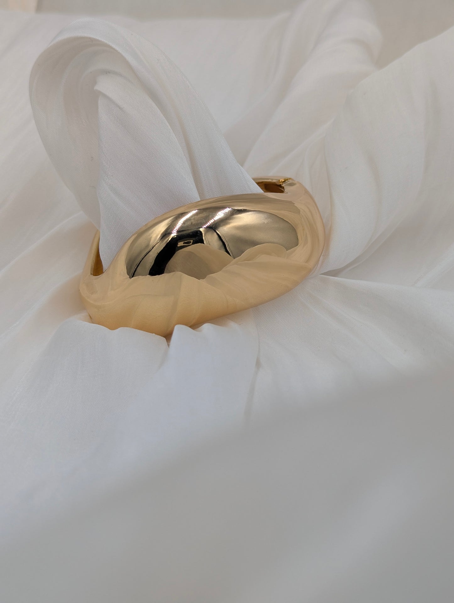 Wavy Chunky Bangle