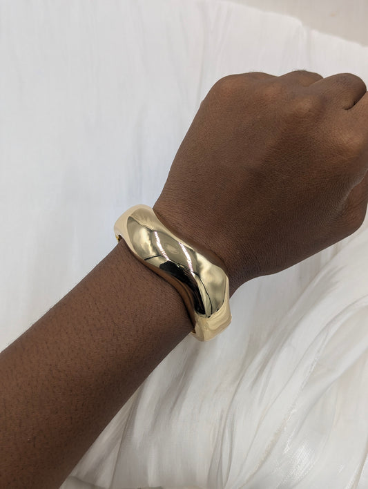 Wavy Chunky Bangle