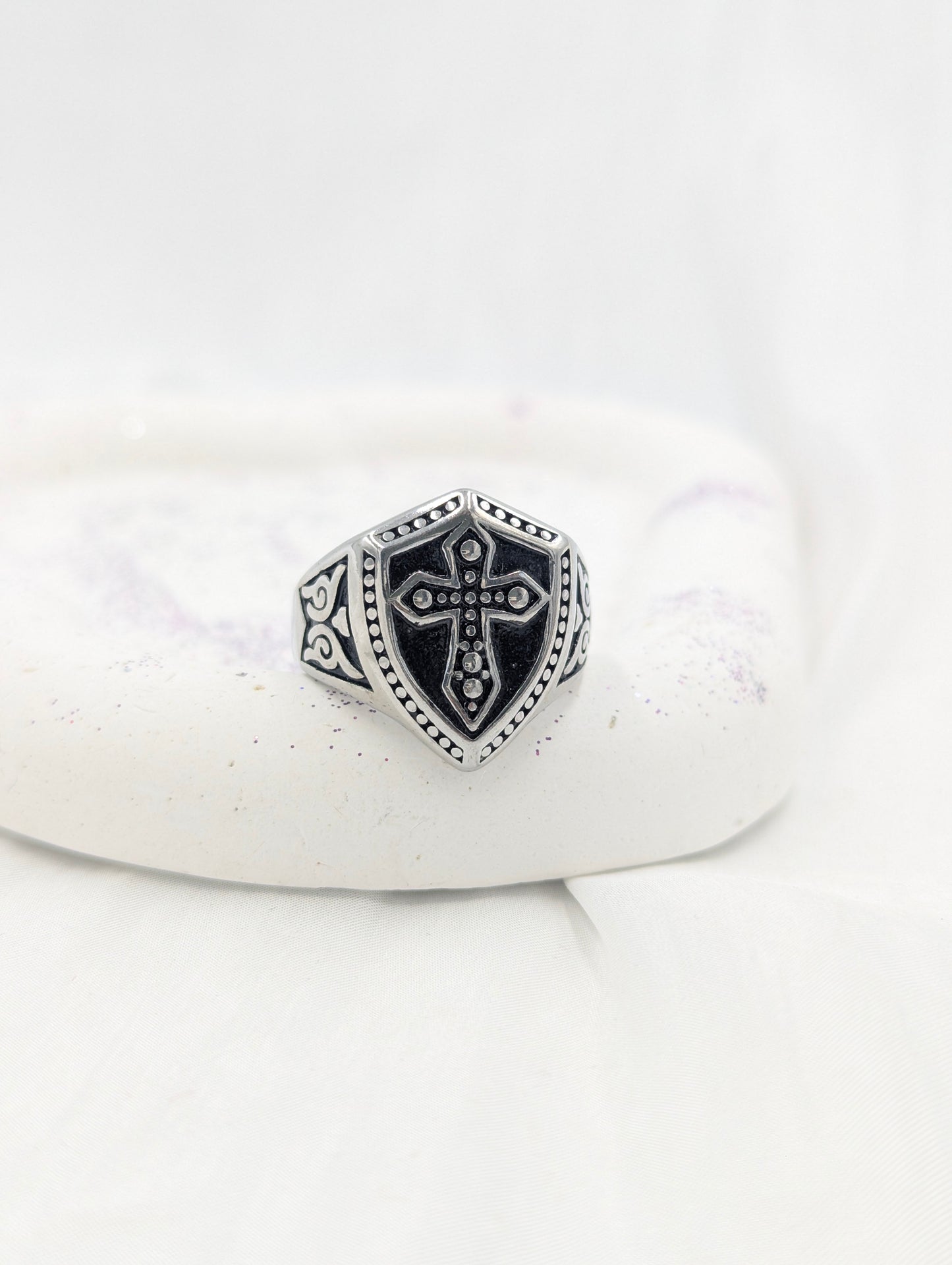 Cross Ring (size 11)