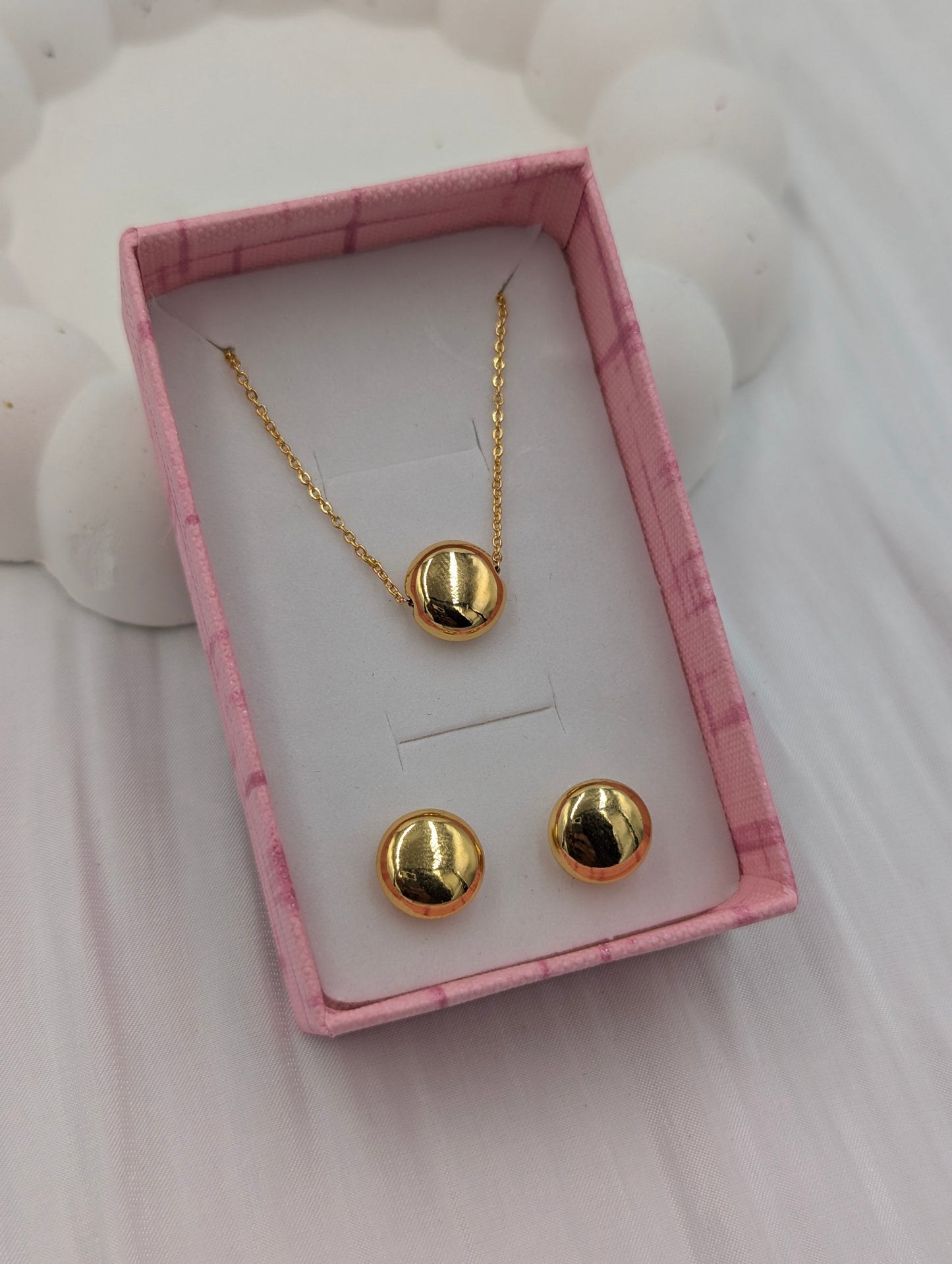 Round Necklace Set