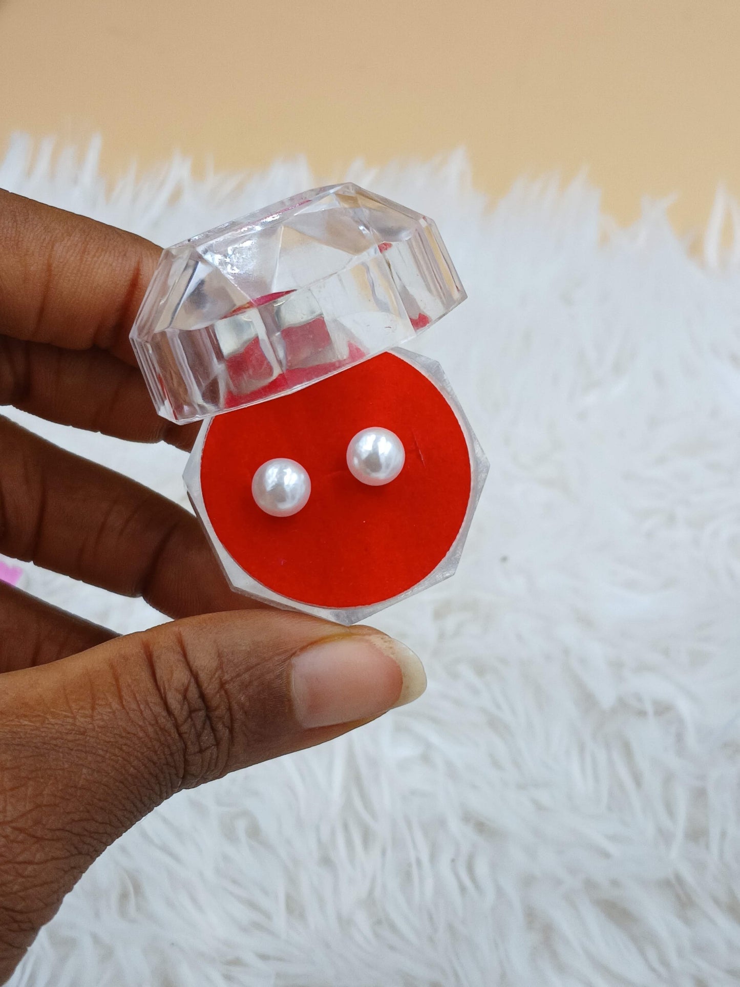 Pearl studs