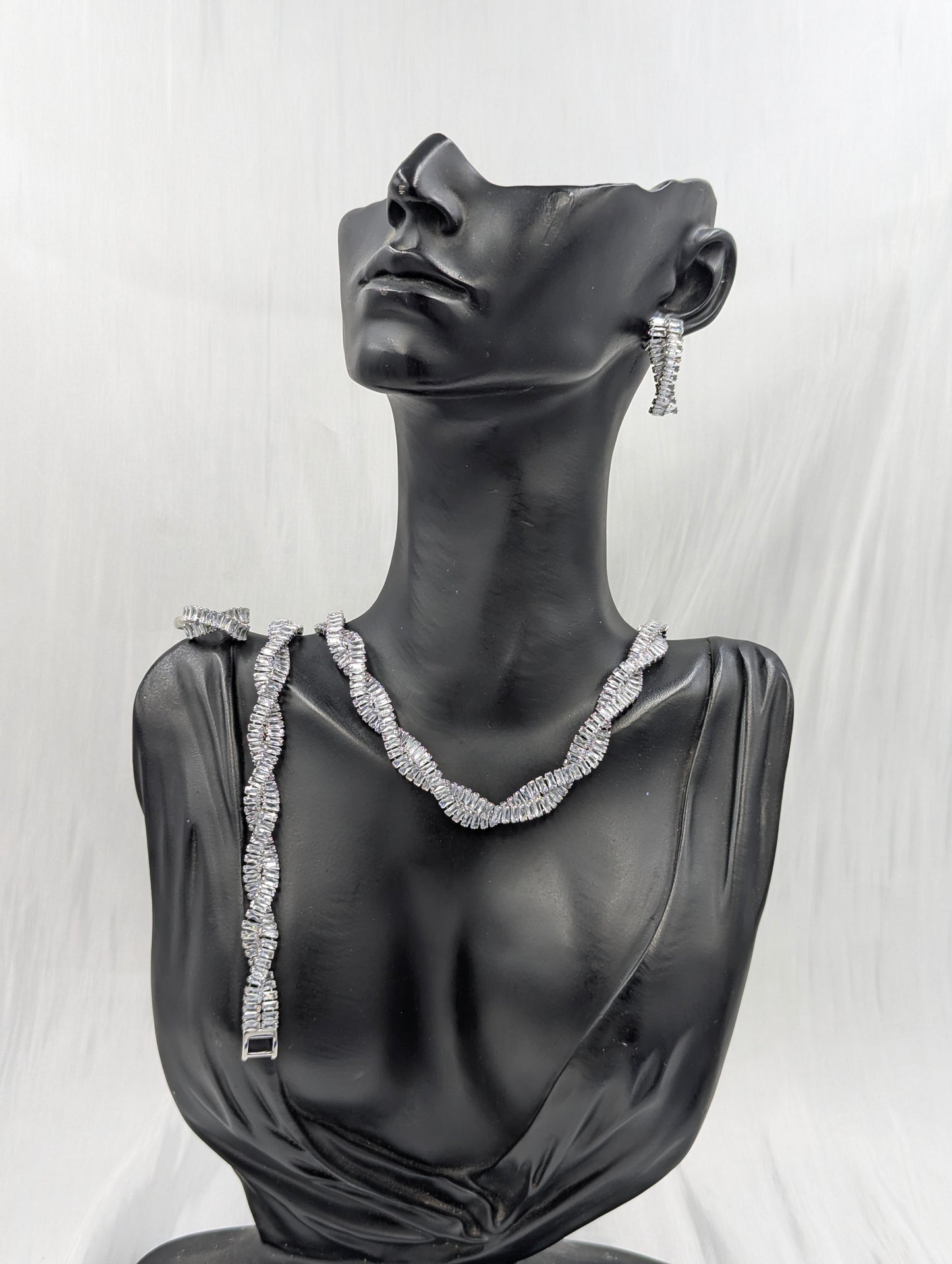 Twist Necklace Set
